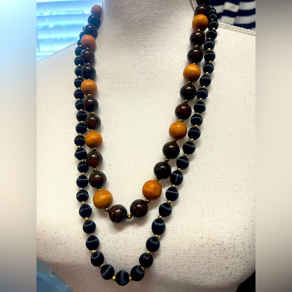 Set of 2 black and brown bead necklaces